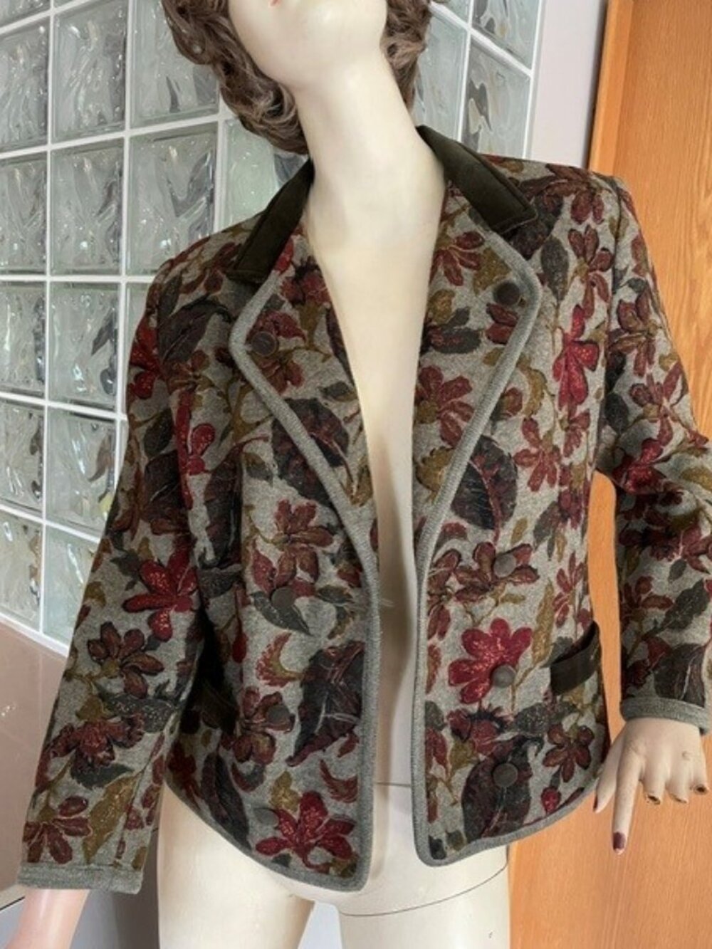 Vtg. 1980’s GEIGER WOOL & VELVET BLAZER/JACKET Floral Pattern, Autumn Colours
